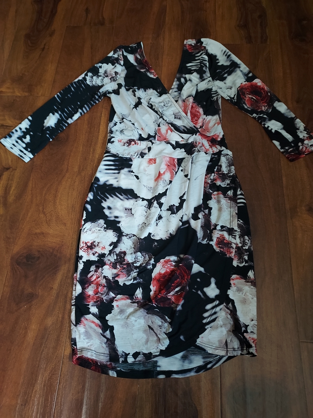 Wrap-Style Long Sleeve Floral Dress in Black and Red